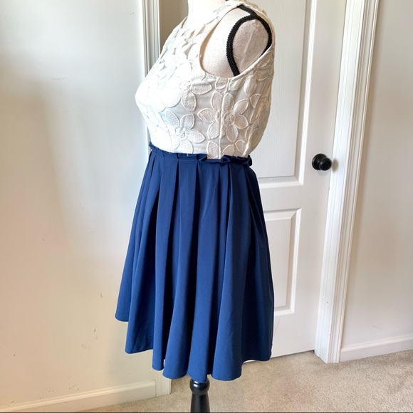 ALTAR’D STATE  Navy Floral Lace Pleated Dress—XS - Picture 5 of 14